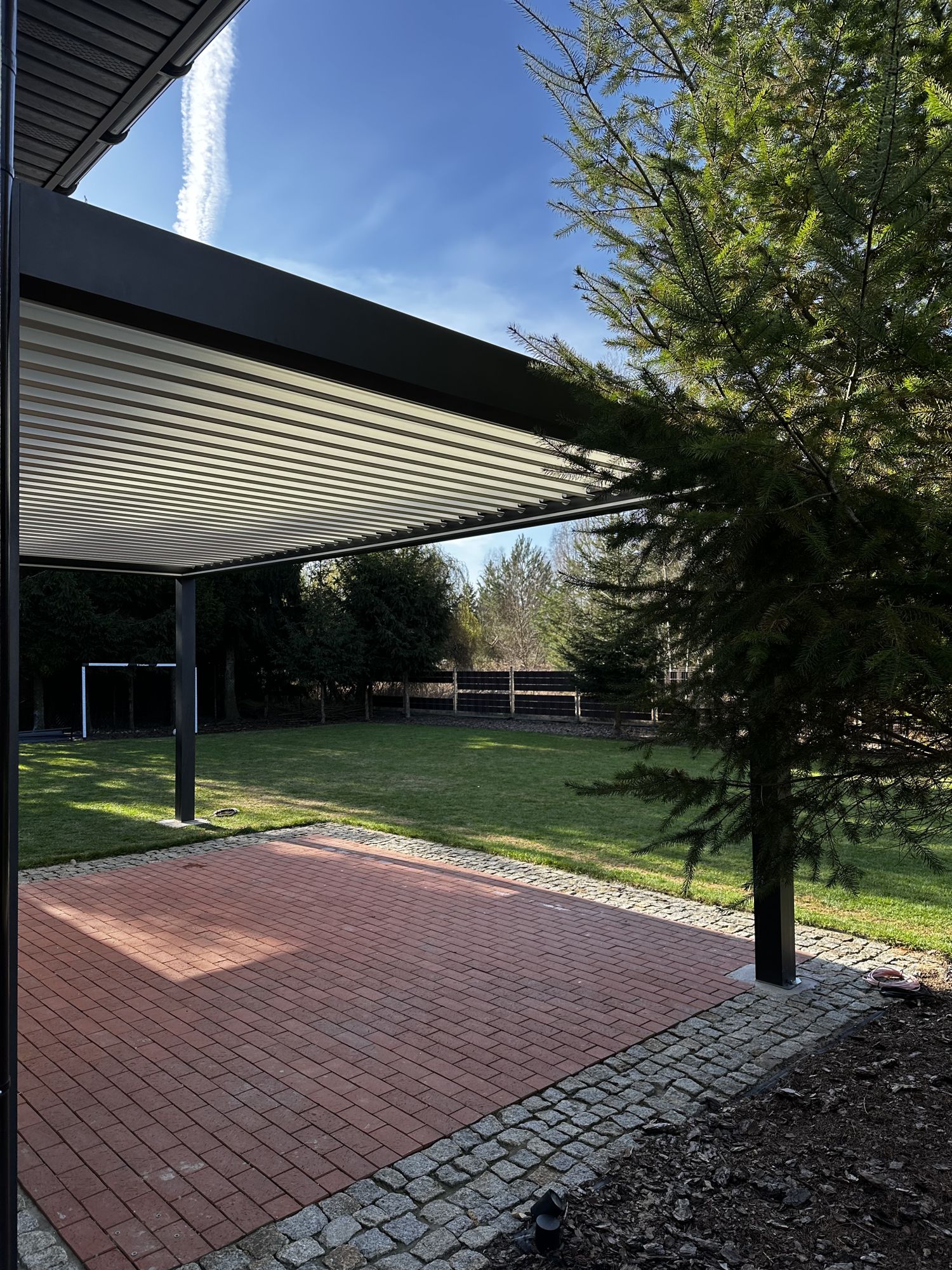 Realizacja Pergolatti — pergola bioklimatyczna nr 20